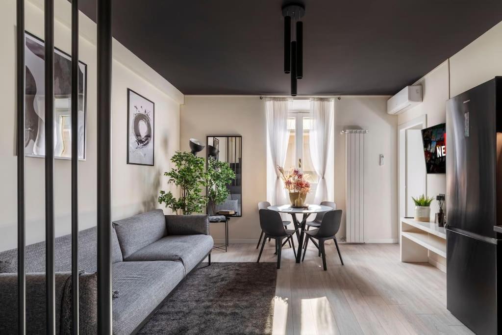 Stupendo Duplex In Centro A Milano Apartment Bagian luar foto